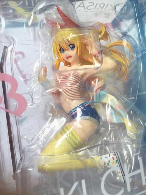 Box review: Chitoge Kirisaki Okay, even the box that’s housing the figure deserves a brief review, o