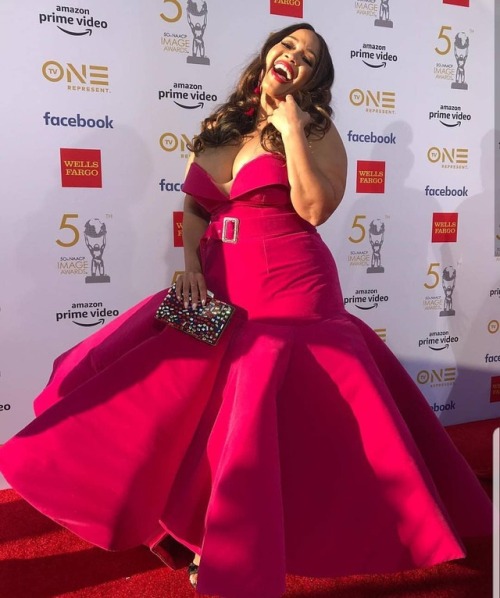 bigbeautifulblackgirls: IG @theegoogoo Hosting the #NAACP50@naacpimageawards was nothing s