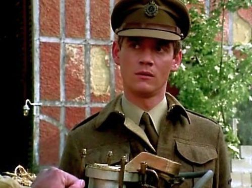 1outside:Anthony Andrews in Danger UXB (TV series, 1979)