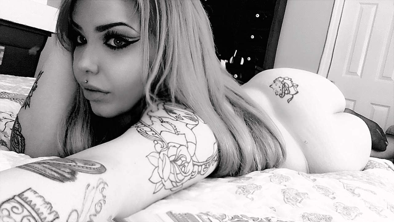 Say hey to VioletxDream- she&rsquo;s brand new to the hottest photo contest on