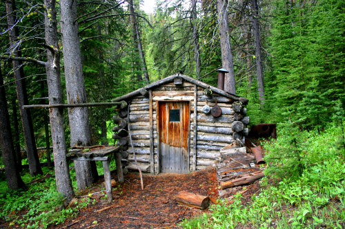 housebuiltfortwo:  44. Uninhabited old mining cabin high up in the Tobacco Root Mountains, Montana. © Bobby 2009