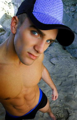 speedobuttandtaint:  horny-dude:  horny-dude.tumblr.com   http://speedobuttandtaint.tumblr.com/ 