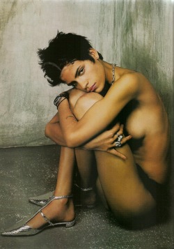 underview:  amen69fashion:  Omahyra Mota by Nico Bustos for Vogue Spain April 2003 Such a babe my favorite    *   