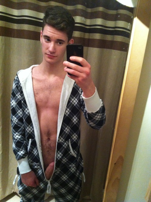 lickwid:  pajamas 
