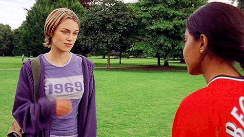 leofromthedark: BEND IT LIKE BECKHAM (2002) dir. Gurinder Chadha At least I taught her full Indian d