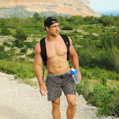 hot-sportsmen: Reblog!male sport@stx2020@lifeguardonduty@muscledlove