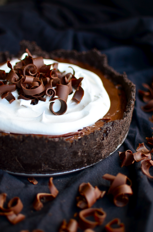 sweetoothgirl:    The Best Chocolate Pie Ever    