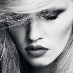 imageamplified:  Beautiful Lara! @lara_stone