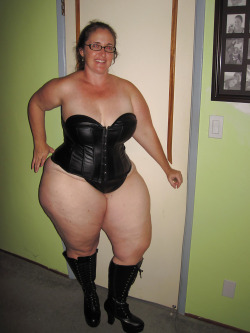 photos-femmes-rondes:  More BBW girl ? Come on http://photos-femmes-rondes.tumblr.com/