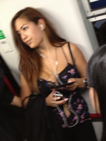 asiavoyeur:  bitchy girl on train