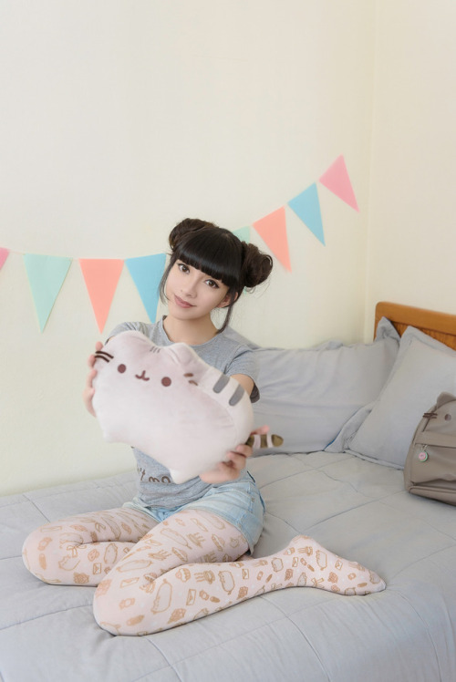 • Photography: fanored • Model: maysakaali & pusheenPusheen themed photoshoot! I really love thi