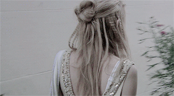 raavka:aesthetic gifset series → persephone | greek goddess of springshe wears strength and darkness