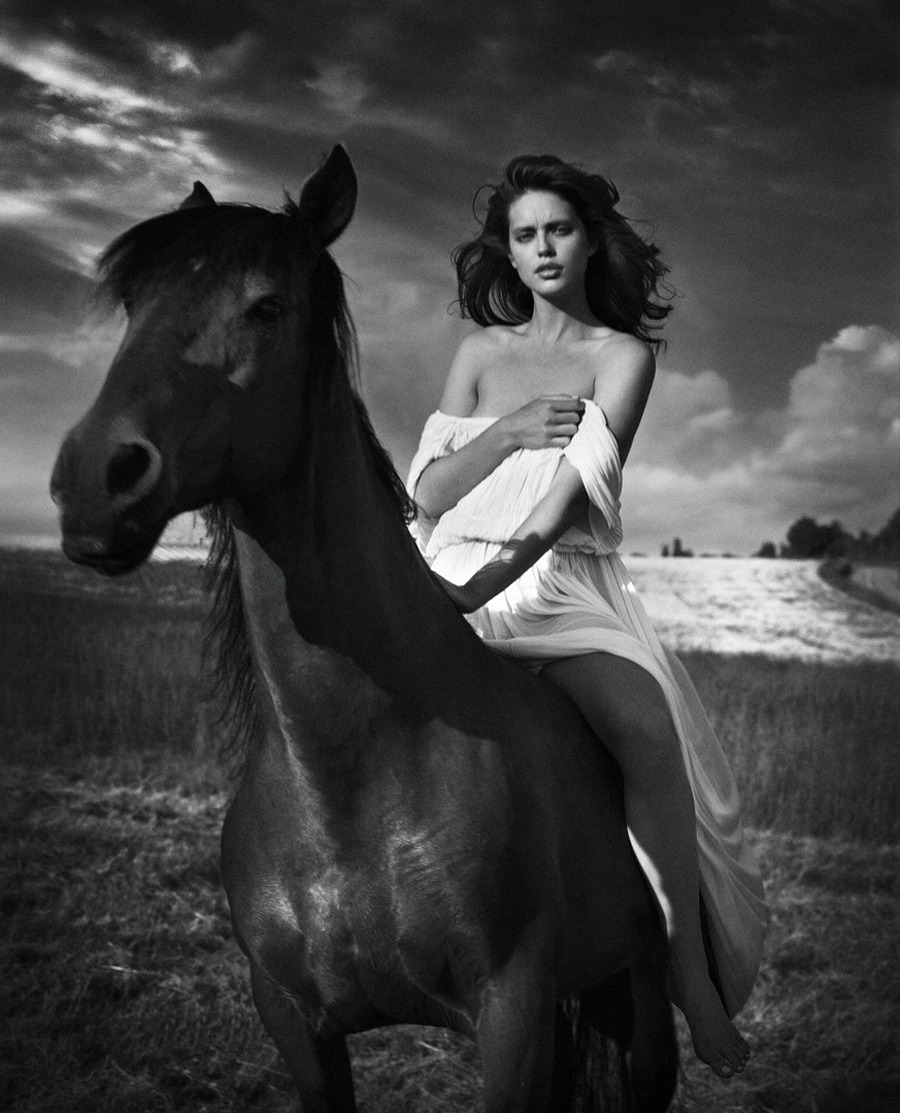 eleganceandsinbydramirasauthor:  &lsquo;Riding Therapy&rsquo; Emily DiDonato