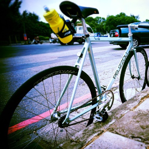 kaleytomato:  休班中的for3…… ＊＊＊ ＊＊ ＊ #fixie #fixedgear #hongkongfixedgear #bike #bicycle #trackbike #ig