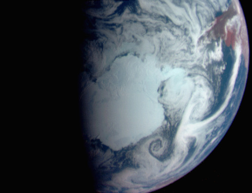 humanoidhistory: January 23, 1998 – The NEAR Shoemaker space probe photographed the Earth as i