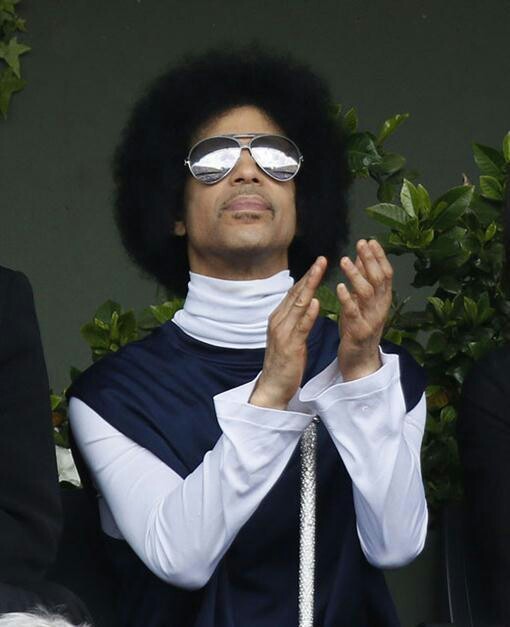 so-treu:  purplepersuasion:  Prince watching Rafael Nadal at the French Open 1 -