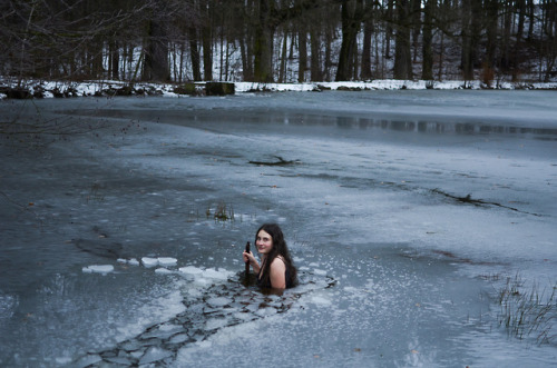 Ice bath in the beginning of January. Taken by @lednelozelasky, model is me.