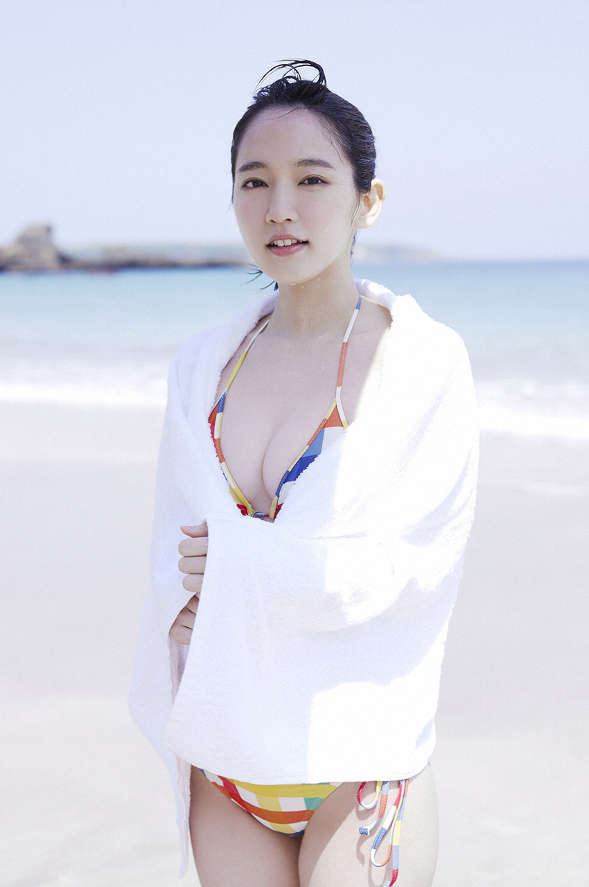 kormodels:  jasunami:    Riho Yoshioka 吉岡里帆      Support Forchi’s sister