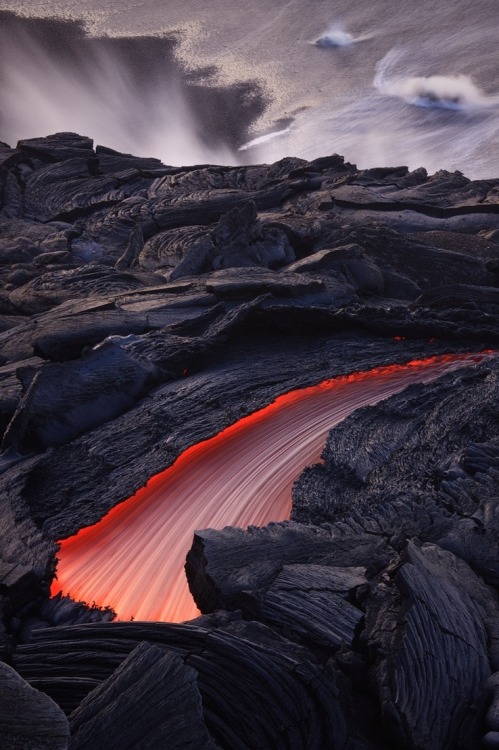 dr4gonland:Lava Swoosh by Bruce Omori