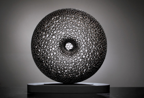 myampgoesto11:‘Particle’ sculptures by Korean artistJang Yong Sun