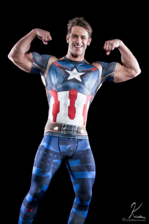 meinlycra: tcufrogsno1: Super Gay Super Heroestcufrogsno1.tumblr.com/ Hot