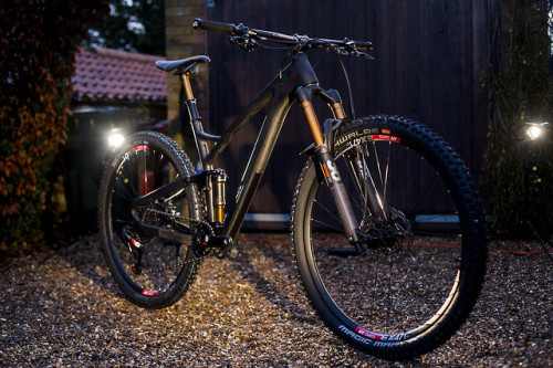 aces5050:(via Pace Cycles Introduces First Carbon Full Suspension Bike - Mountain Bikes Press Releas