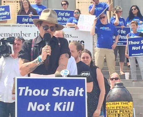 depphead1963: New pictures! Johnny with Damien Echols at the rally calling to end executions in Arka