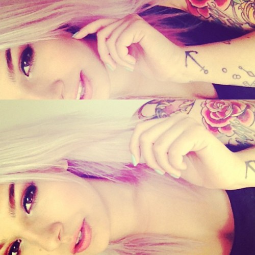 sundayfunday :3 #girlswithtattoos #tattoos #lilachair #motd #nisisaint #stgx