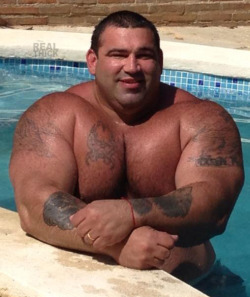 real-thick:  Powerbrute in the pool. 