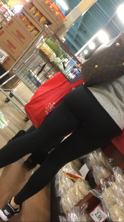 creepshots: This ass was HUGE!!! Then another nice ass walked right infront of the mother load She d