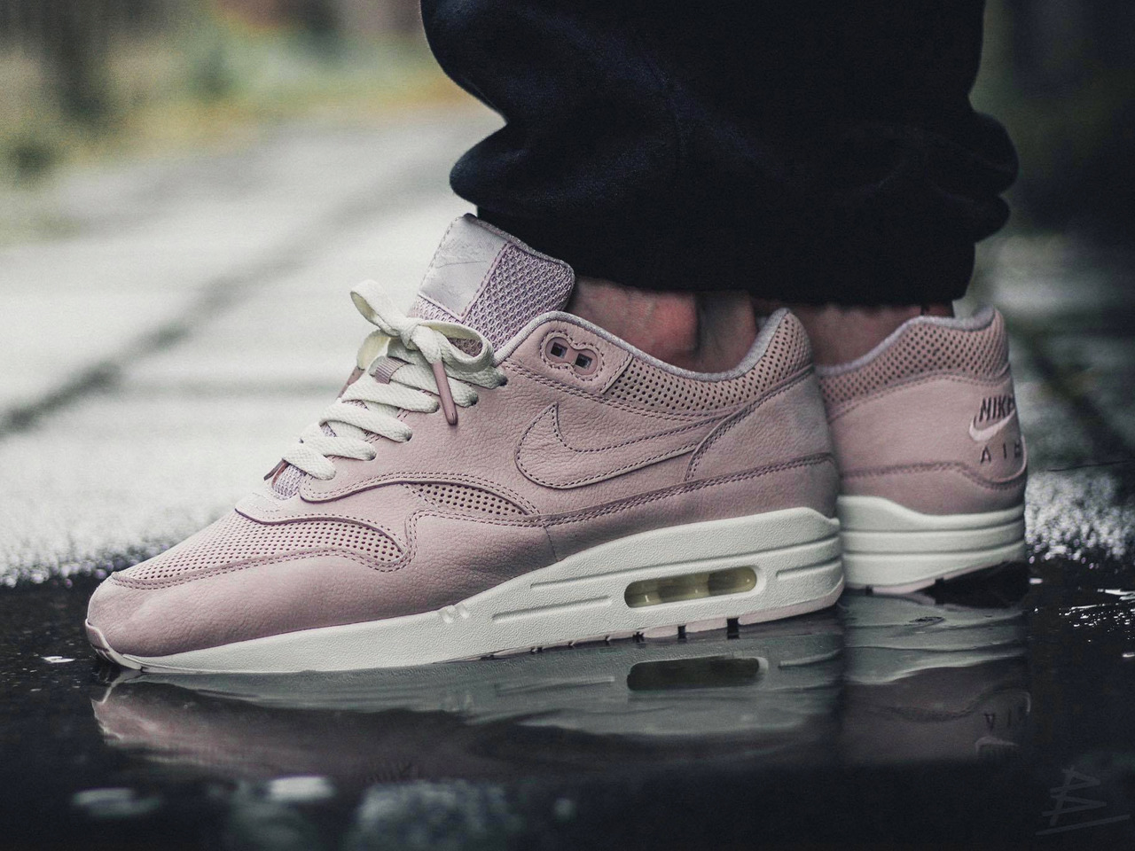 air max 1 pinnacle silt red