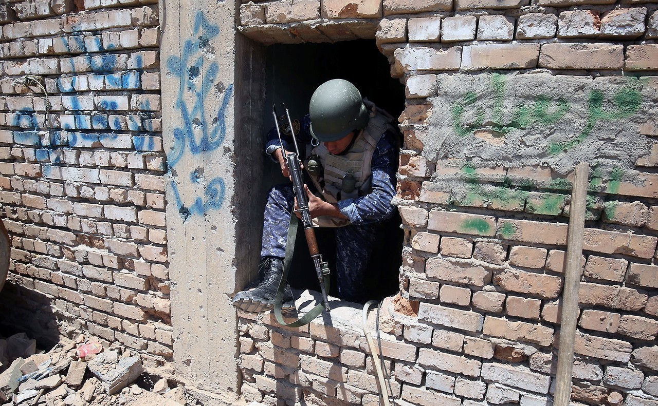 Es inminente la liberación de Mosul.
Ofensiva Miembros de las fuerzas iraquíes en las afueras de la antigua ciudad de Mosul el 24 de mayo de 2017, después de que el área fue retomada por las fuerzas iraquíes durante la ofensiva en curso para...