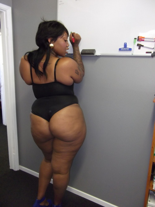 Big Asses,Phat Pussy & A Lot Of Thickness