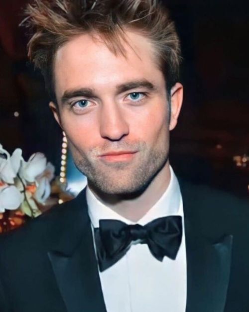 This picture was taken in Cannes at the After Party for ‘Good Time ’ in 2017. ❤ Rob&rsqu