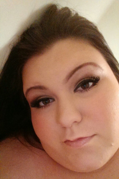 Porn bigcutiesteph:  Doesn’t my makeup look photos