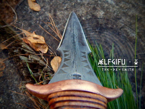 valhallawaits:  rashystreakers:  ÆLFGIFU: “Elf Gift” Blade Length: 8 inches: 1080 Edges, 1095 cable centerRicasso: 1.75 inchesHandle: 3.5 inchesOverall: 14.5 inches ———————— Like the birth of fawn and flowerSpring arrives in its timeThe