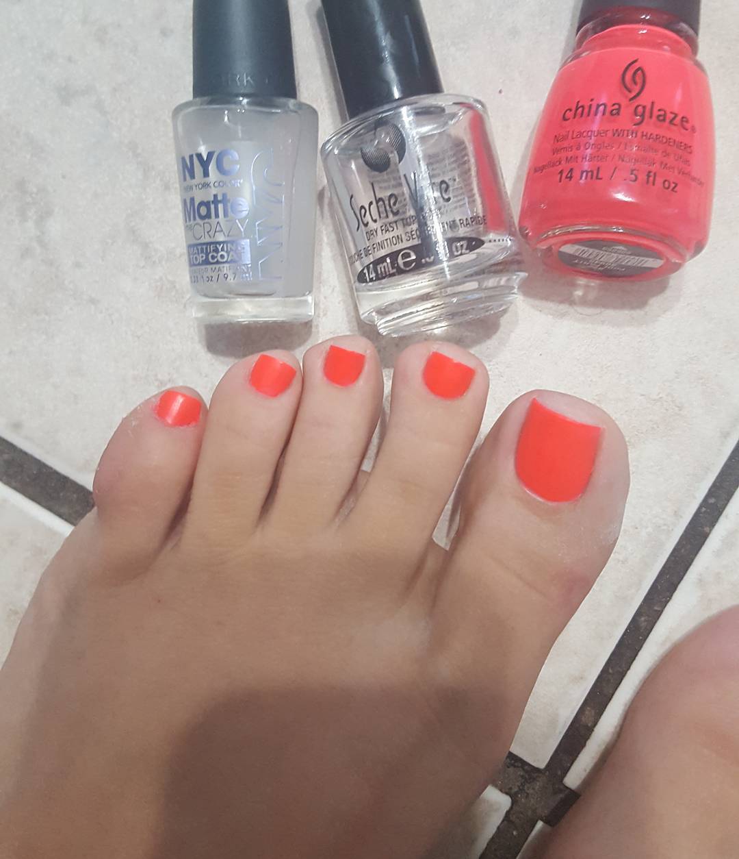 toe-tastic:  Wanna see more then the soles of her pretty feet? Hookup with a cute