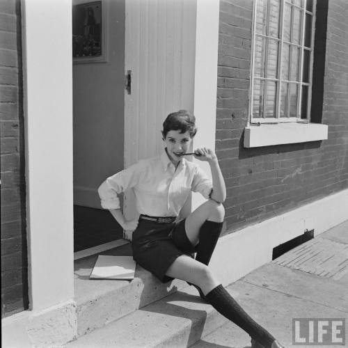 Model wearing men’s clothes from Brooks Brothers(Nina Leen. 1954)