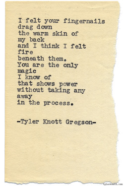 tylerknott:  Typewriter Series #988 by Tyler