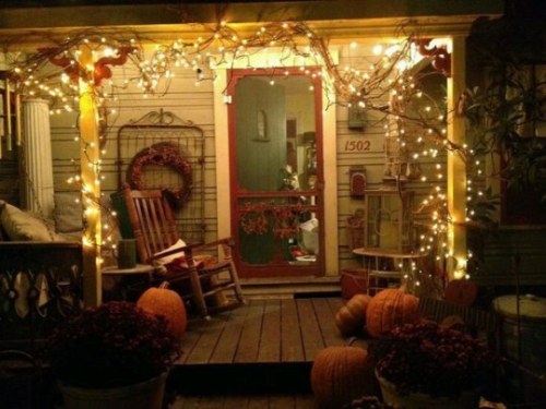 halloweenatdusk: There’s nothing better than lit porch on a dark Halloween night. 