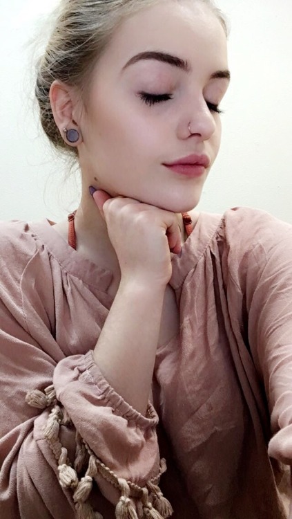 jessiejhar: Work is so slow Gorgeous.