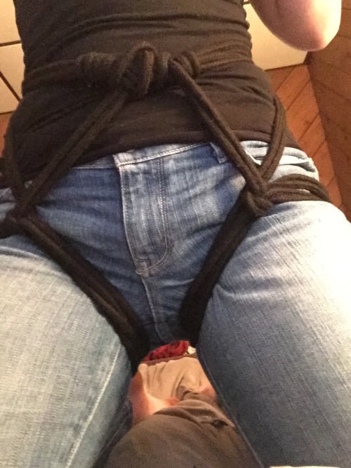 justs-exual: So I just got 10m of soft cotton rope and after playing around all day, this is what I’