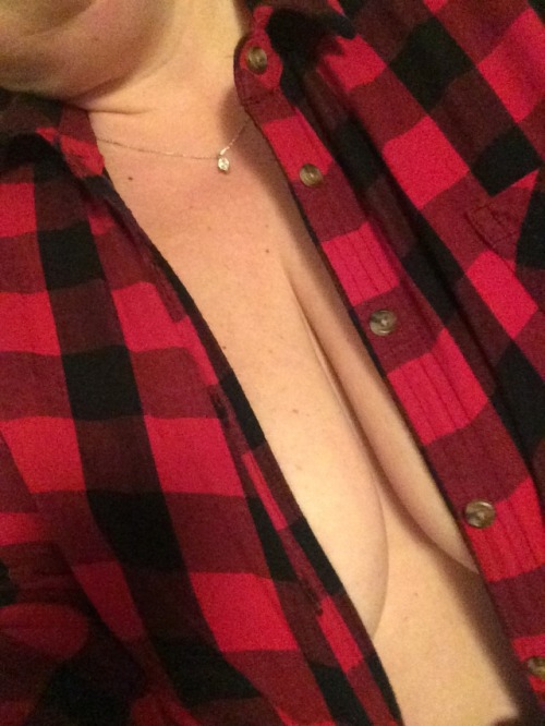 bigtitmilflover: Have a Warm and Cozy Titty Tuesday! www.krisntony.tumblr.com ‘Tits the season
