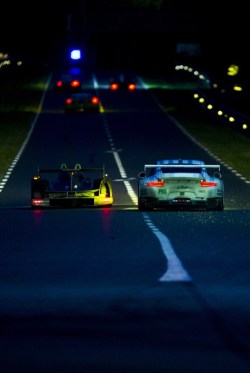 Myheartpumpspetrol:  Porsche Vs Porsche | Source