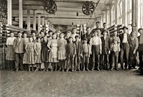 Day shift of the Whitnal Cotton Manufacturing Company, North Carolina, 1908.