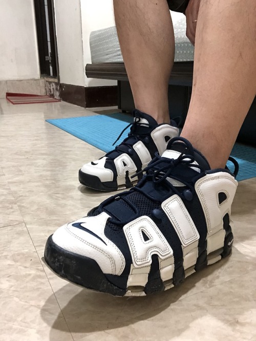 Nike air more uptempo