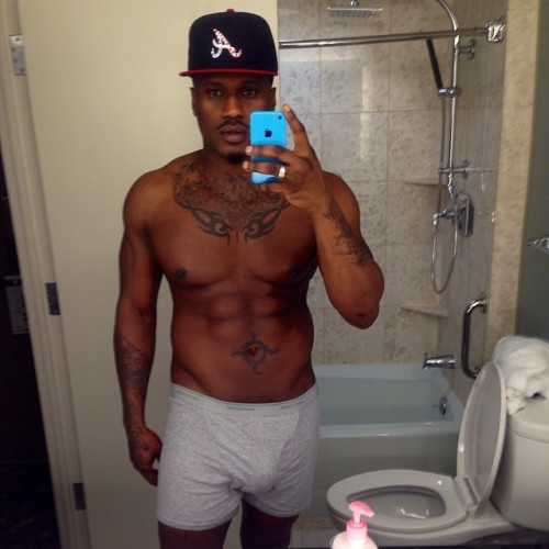 blackgayporn:  #SeriouslySexySundays - choose your sexy, choose your bulge, it’s Seriously Sexy Sundays. 