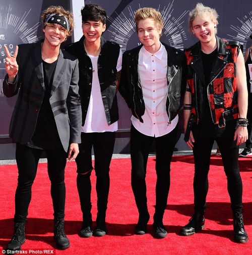 ‘I’ve been practicing my lines’: 5 Seconds Of Summer star Calum Hood hopes to 'cha