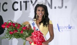 thegoddamazon:  giannishamari:  I Love Nina Davuluri , first Indian-Amercian to be crowned Miss America!  She is just beautiful as fuck holy wow. 