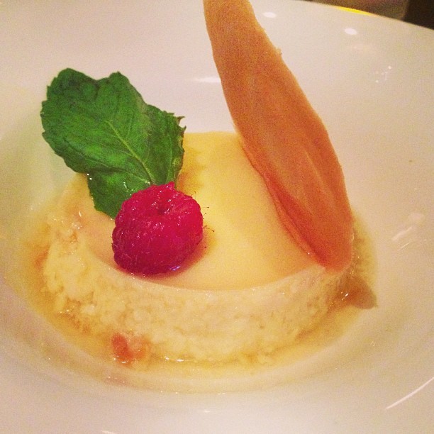 Heaven on Mothers Day ðŸ˜ðŸ® #paladar #flan #raspberry #mothersday #gulfstream